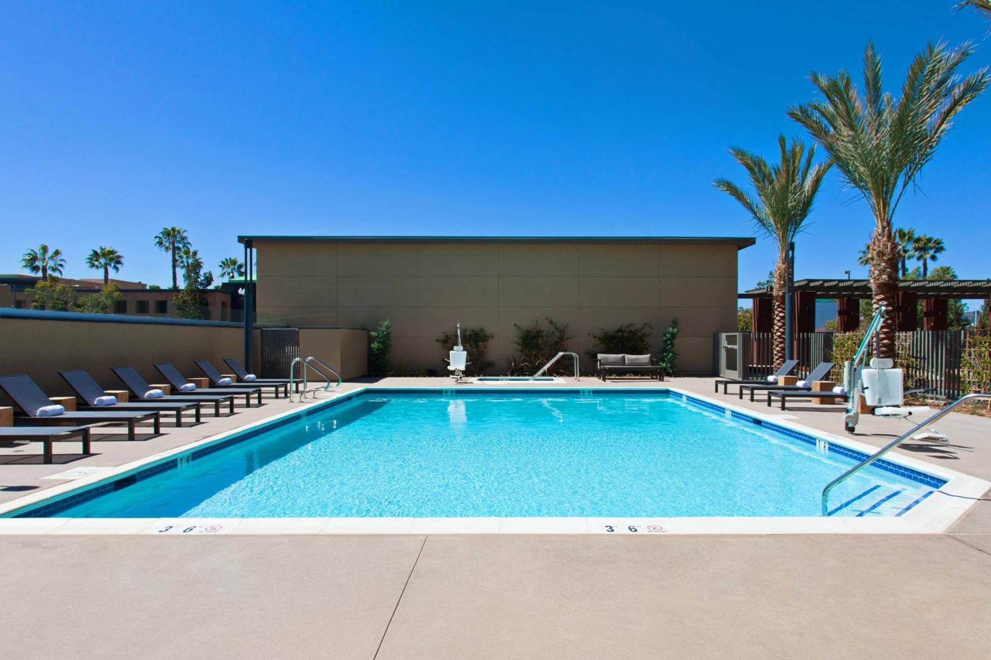 Courtyard By Marriott San Diego El Cajon Bagian luar foto