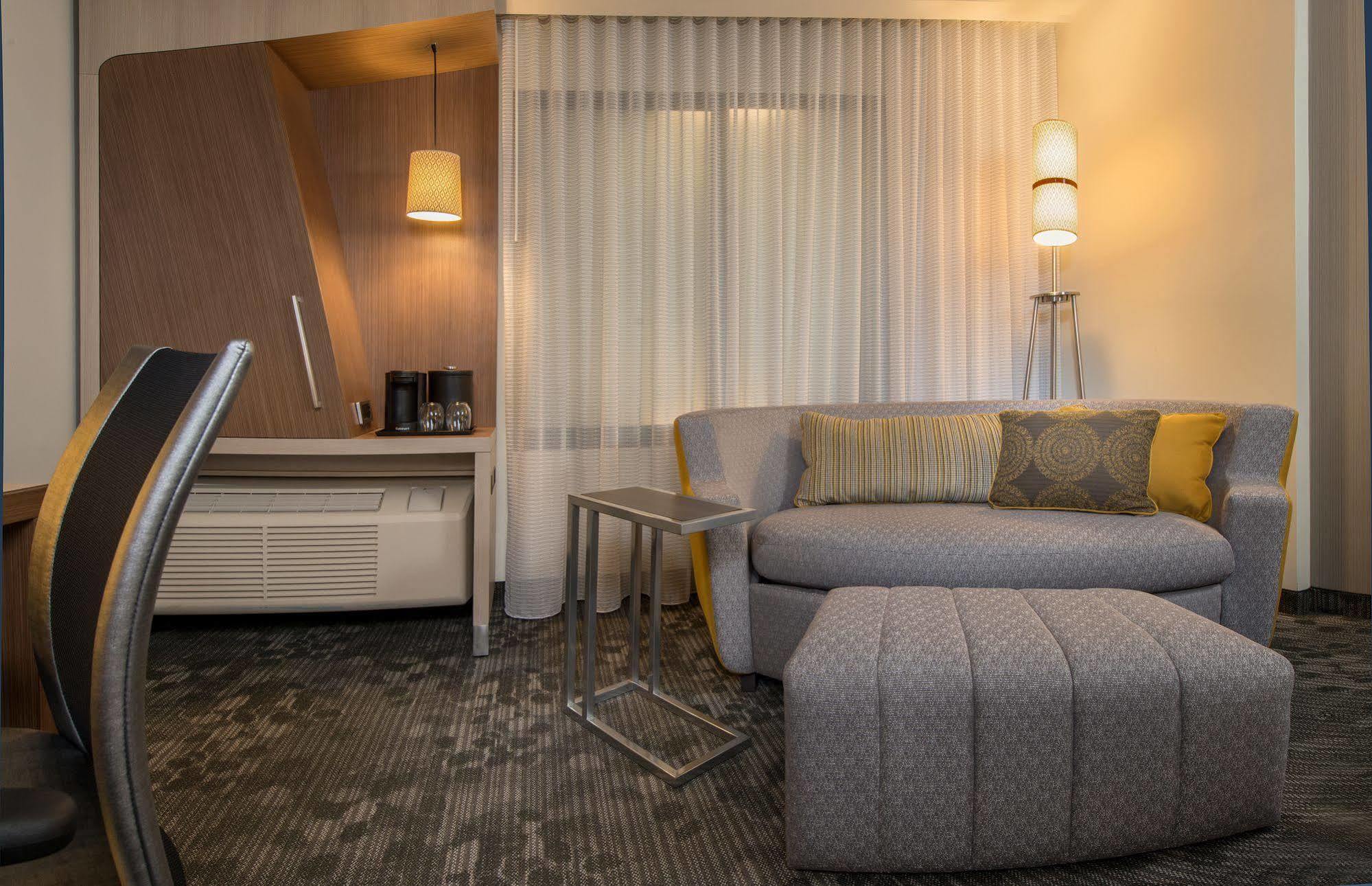 Courtyard By Marriott San Diego El Cajon Bagian luar foto