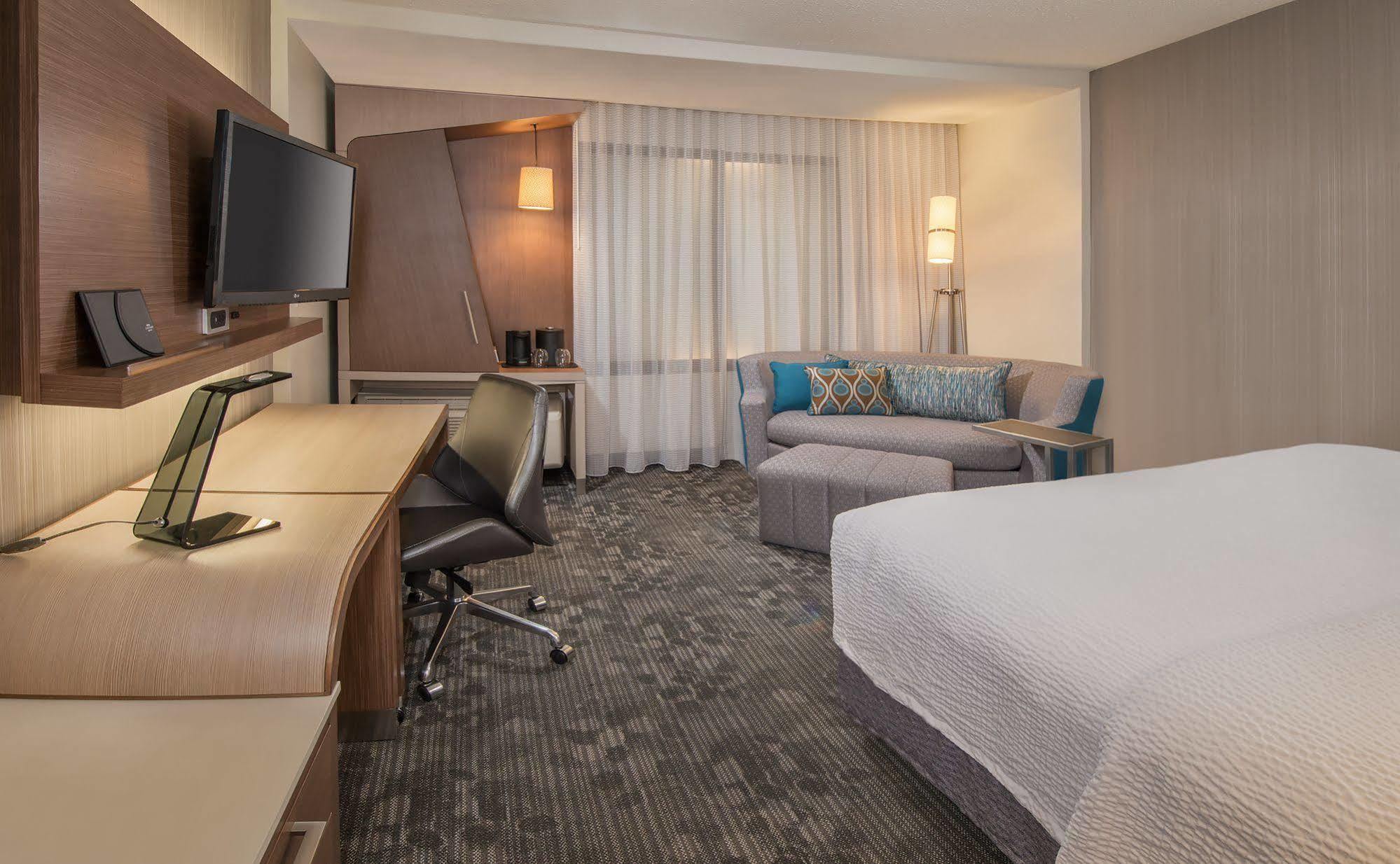 Courtyard By Marriott San Diego El Cajon Bagian luar foto